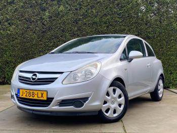 Opel Corsa 1.0-12V Selection | Geintegreerde Fietsendrager | Airco